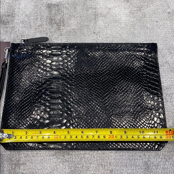 Etienne Aigner leather wristlet - Picture 8 of 8